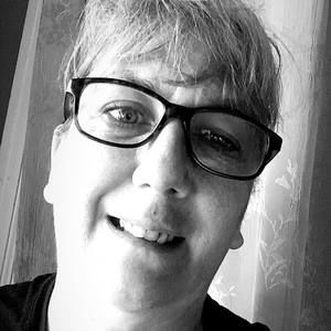 Meet your Posher, Elise